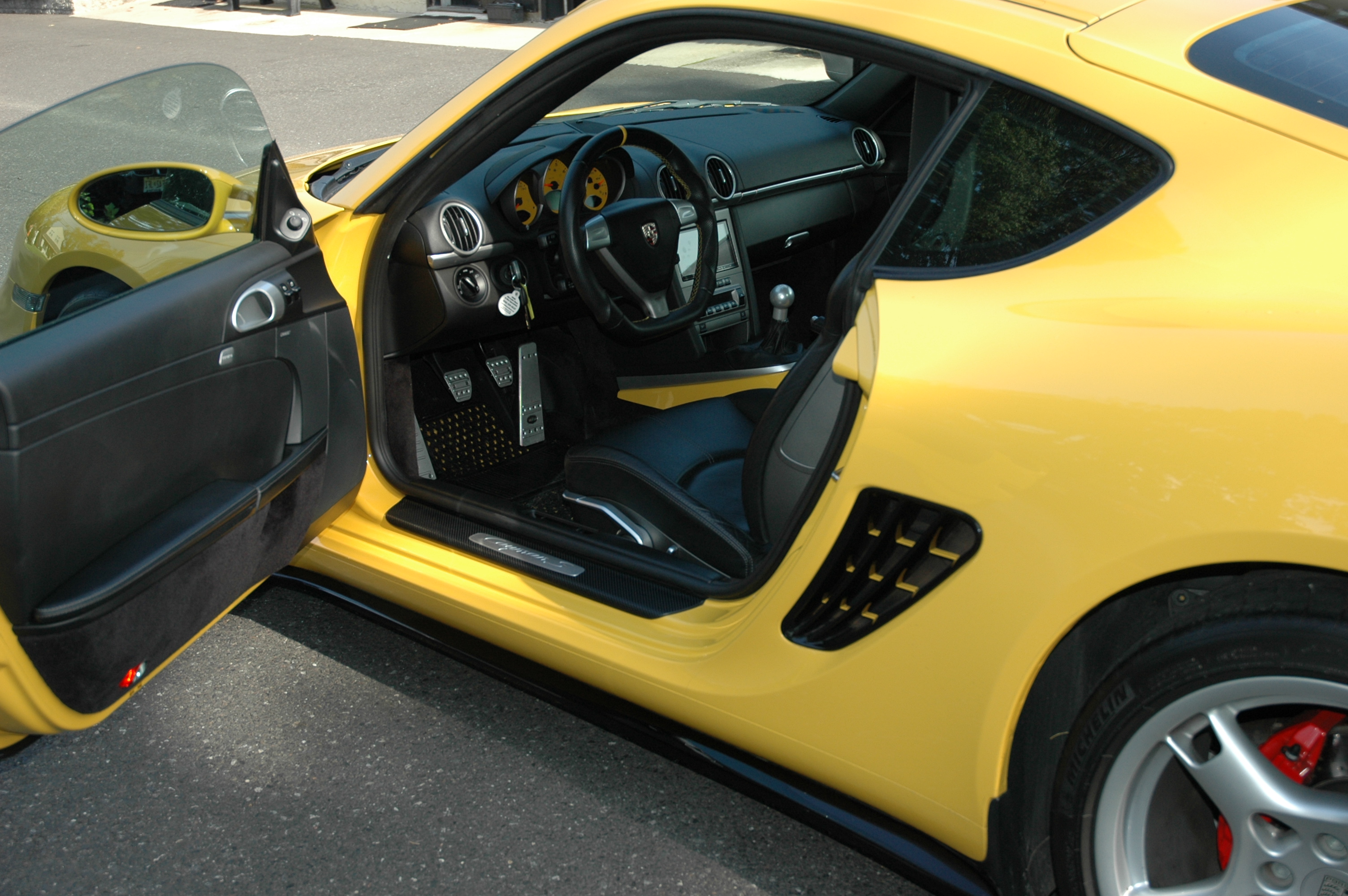 2006 PORSCHE Cayman S 6-Speed 6