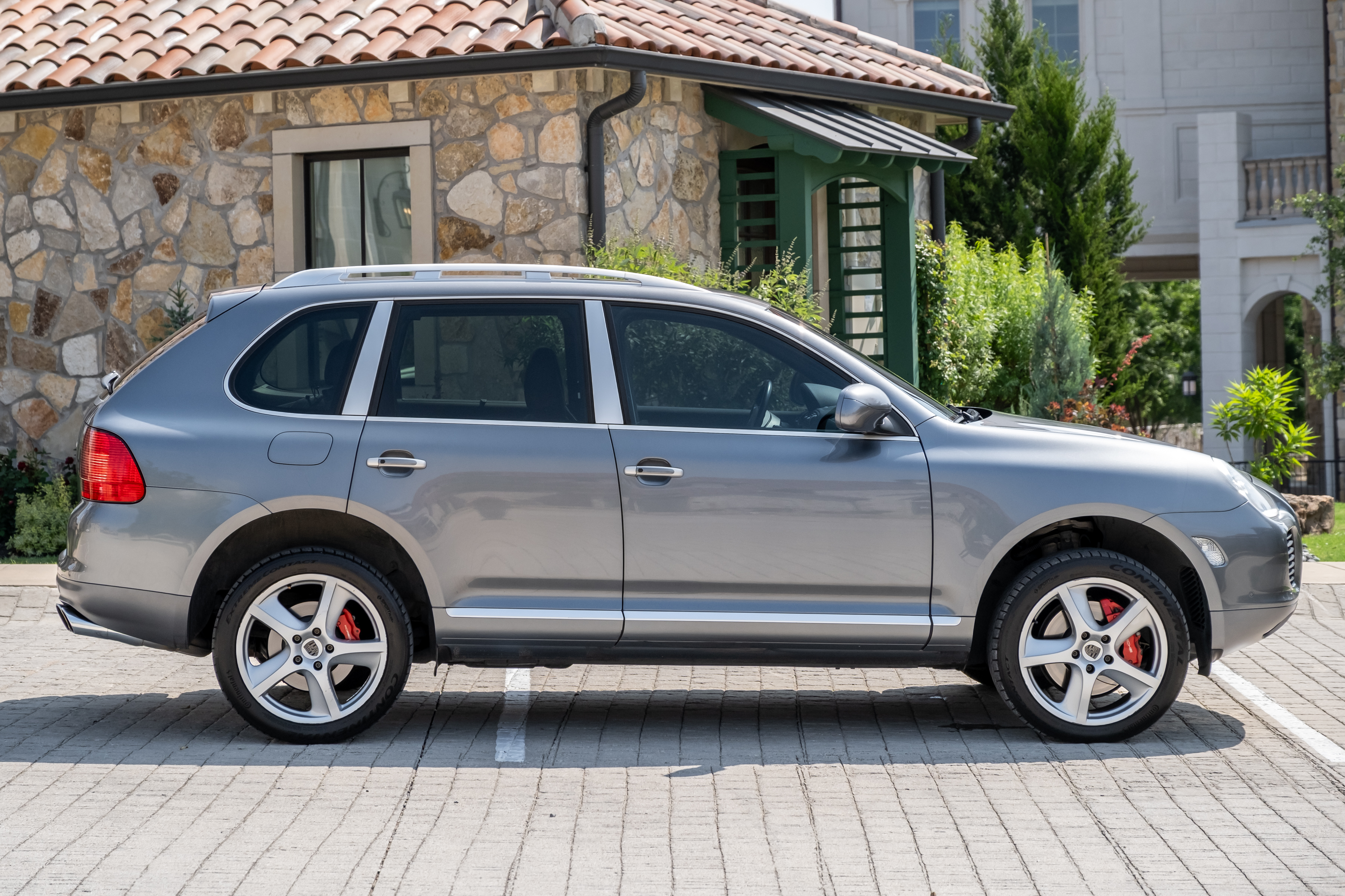 2005 Porsche Cayenne Turbo 4